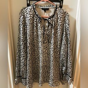 Lane Bryant 22/24 black & cream animal print blouse with velvet trim